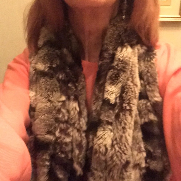 KNITTED CHINCHILLA COLORED REX RABBIT SCARF - Picture 2 of 8